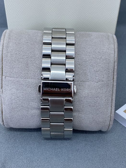 Mega cienki Michael Kors slim runway silver steel