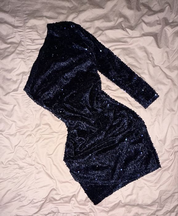 Ефектна сукня для вечірок в паєтках