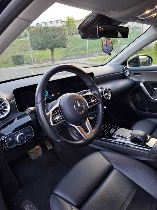 Mercedes Benz a250e 8G-DCT