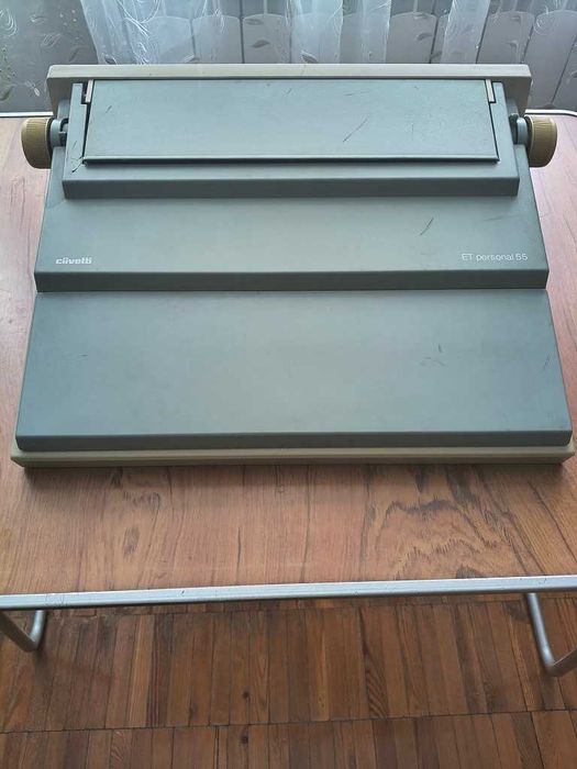 Друкарська машинка Olivetti