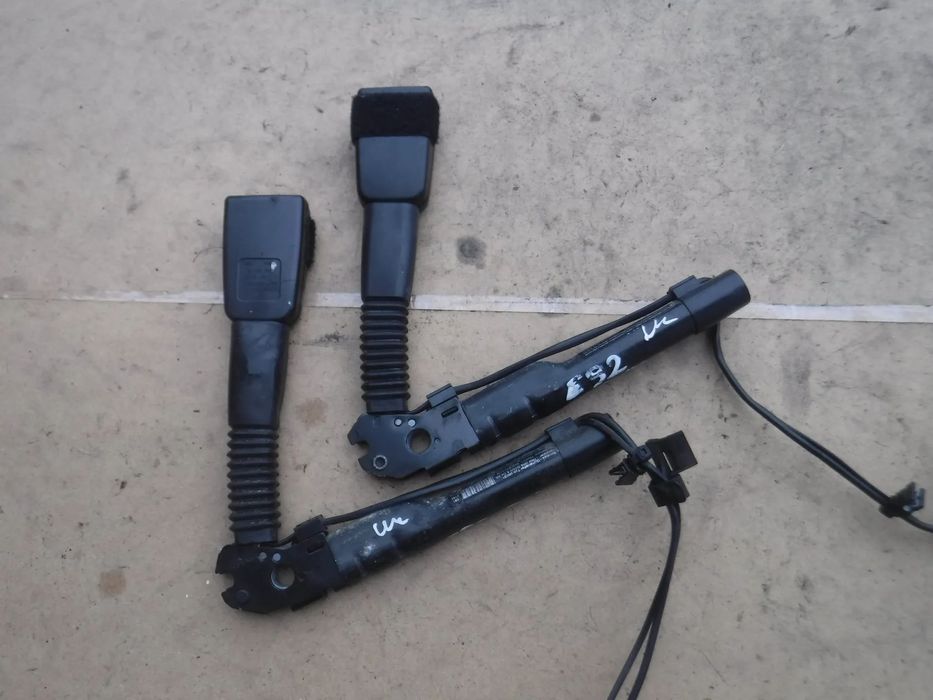 Bmw X3 E83  napinacz napinacze pasa komplet