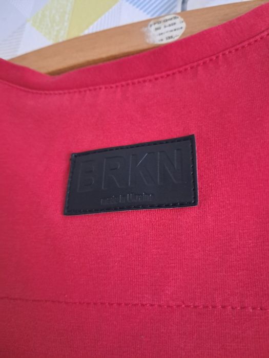 Sukienka dopasowana czerwona S