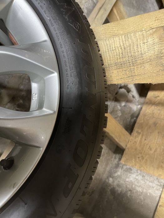 666 205 60 R16 Комплект зимних шин Dunlop
