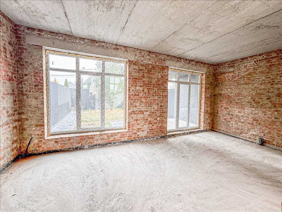 Ексклюзивний таунхаус на Браїлках, введений в експлуатацію