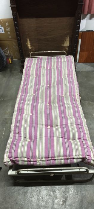 Móvel cama antigo