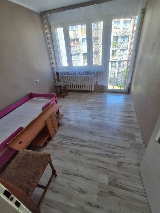 Sprzedam dwupokojowe mieszkanie w samym centrum Bolesławca do remontu - Widok 2