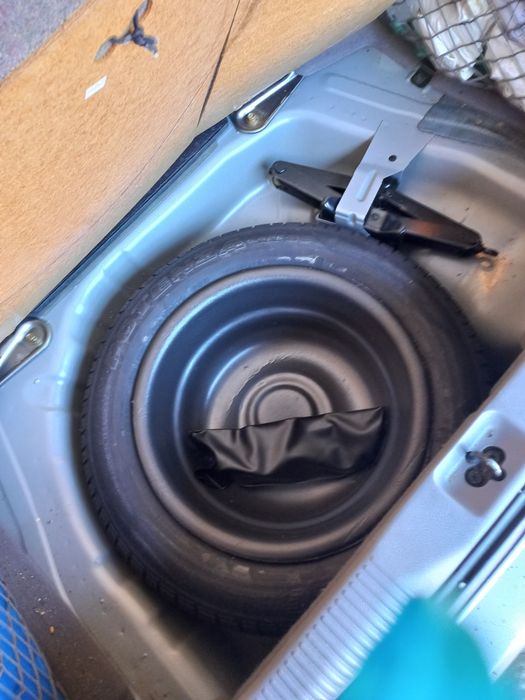 Nissan Almera 1.5 a gasolina
