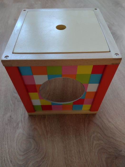 Drewniana kostka sensoryczna-  zabawka edukacyjna