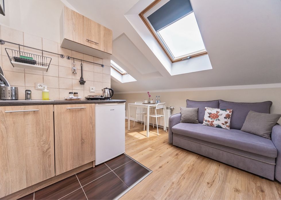 Lato  w górach, nad jeziorem . Apartamenty  z balkonami