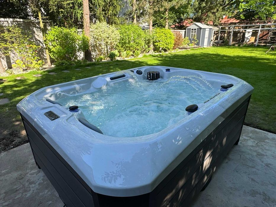 Jacuzzi Arizona dla 2-3 osób - dostępne od ręki