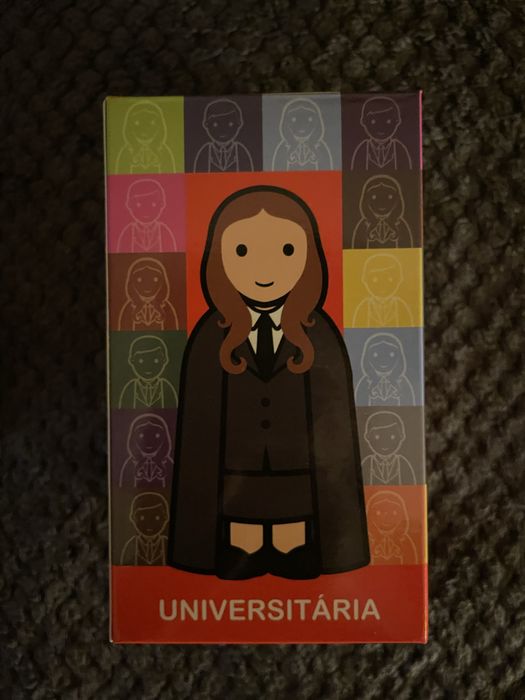 Figura de estudante universitária