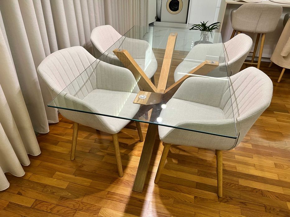Conjunto Mesa de Jantar + Cadeiras