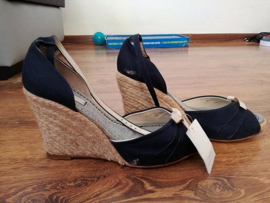 Śliczne letnie koturny