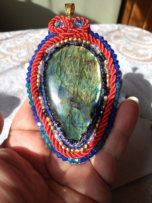 Gigant labradoryt,wisior,sutasz,beading