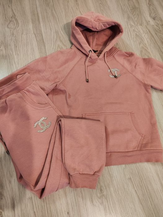 Продам теплый спортивный костюм Chanel