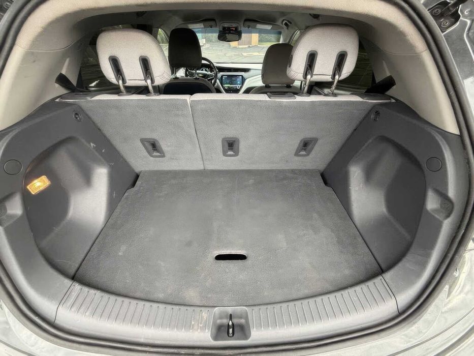 Chevrolet Bolt EV      2021