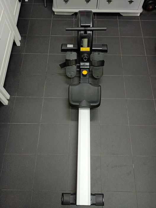 Selling rowing machine439595372381491200