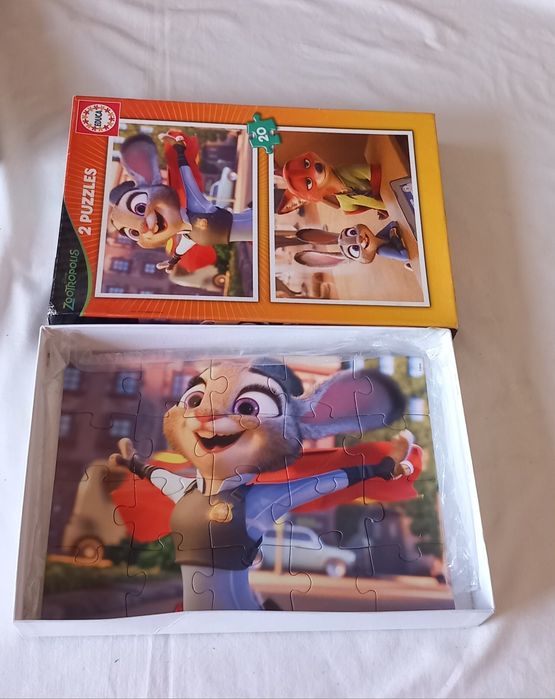 Jogo 2 puzzles 5€
