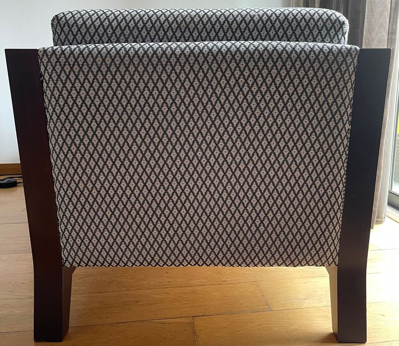 2 Cadeirões de Sala ou Quarto em bom estado - ja só resta um