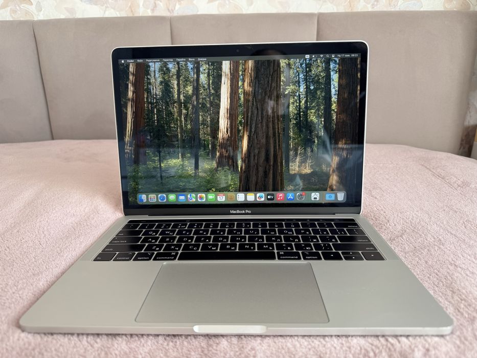 MacBook Pro 13 2019 / i5 2.4GHz / 16GB RAM / 256SSD / Retina A1989
