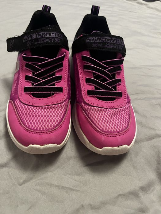 Кросівки  Skechers для дівчинки 33
