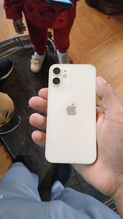 iPhone 12 nini e iPhone Xs