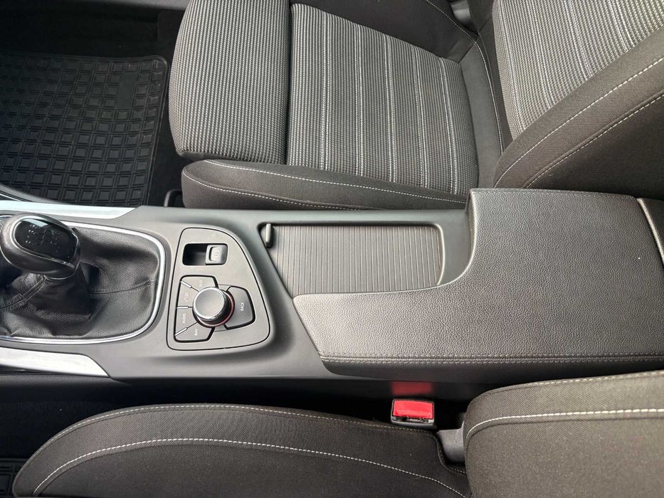 Opel Insignia 2.0 4x4, bardzo bogato wyposażona