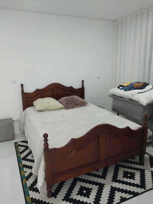 Uma cama de casal