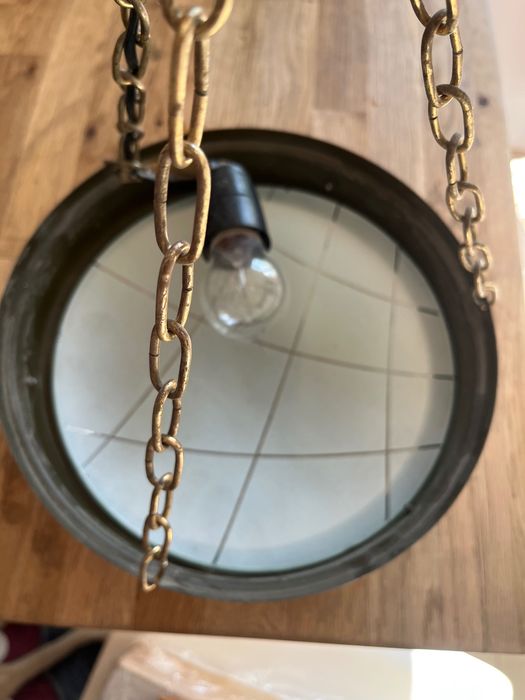Lampa sufitowa, która ma swoje lata
