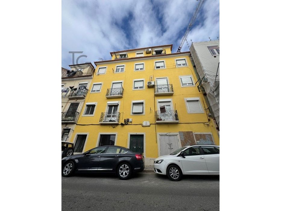 T2 com 72m² para Remodelar na Rua das Olarias - Lisboa