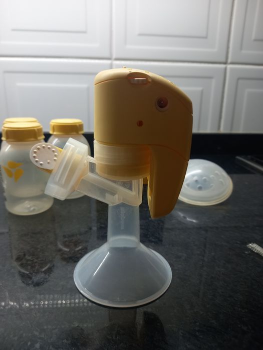 Bomba de extração de leite materno de marca Medela