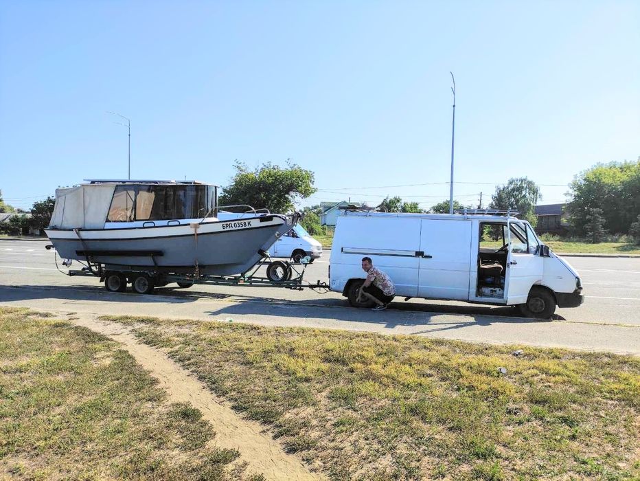 Катер каютный с лафетом