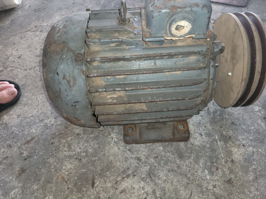 Silnik trójfazowy szje 24b