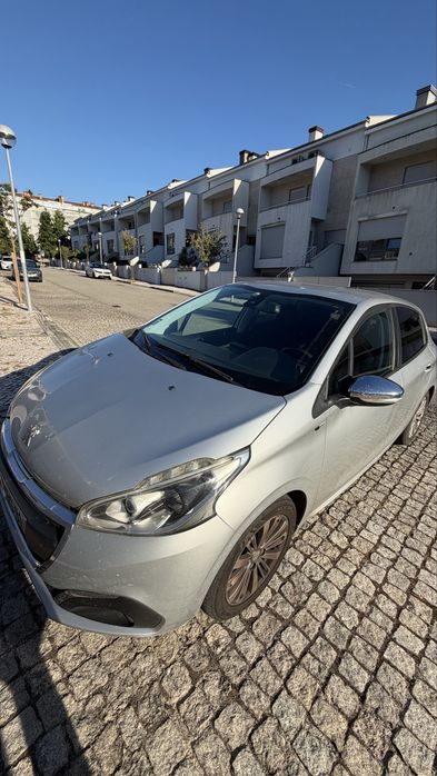 Peugeot 208 1.2 PureTech Style 82cv foto 2