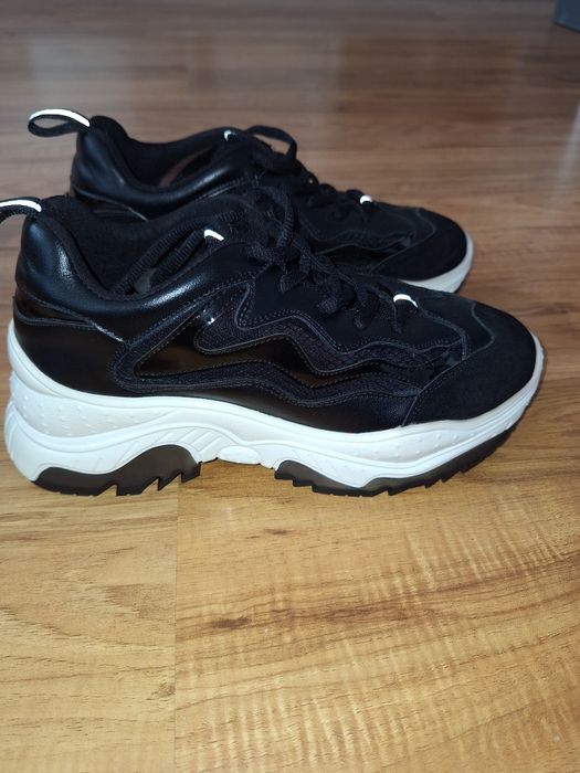 Buty sneakersy chunky Cropp