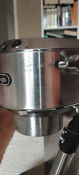 Ekspres DeLonghi Dedica EC 685. M Srebrny