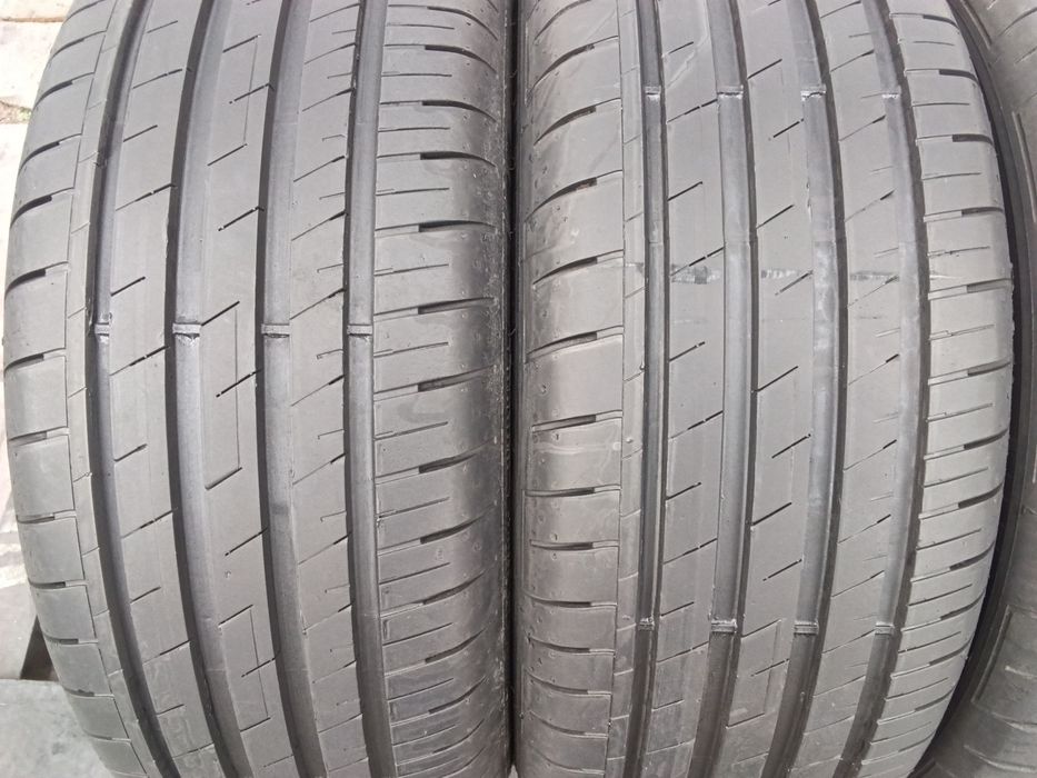 Продам шини 215/55R16