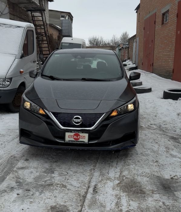 Оренда Nissan Leaf 62 квт