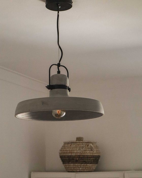 Candeeiro de Teto Industrial Cimento