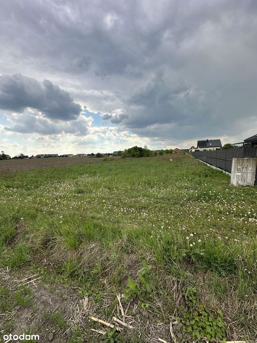 Jedyna dostępna działka budowlana w Czarnowie – 785 m² | MPZP | Media