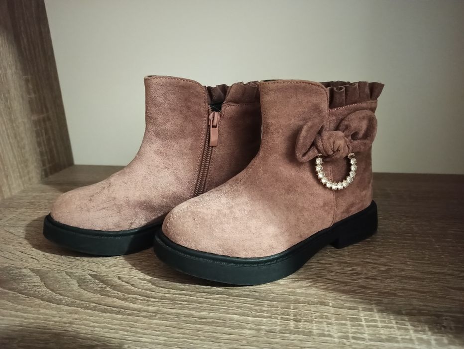 Замшеві дитячі чоботи