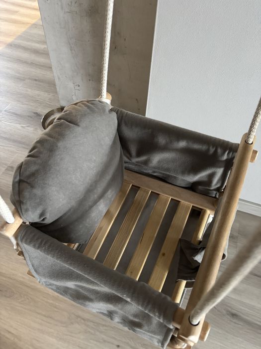 Oddam hustawke dziecieca,drewniana,