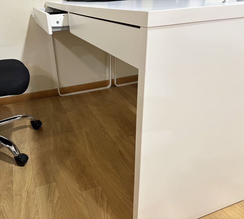 Secretária grande - IKEA