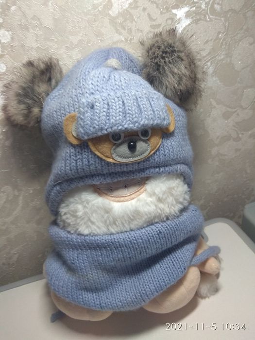 Шапка з хомутиком