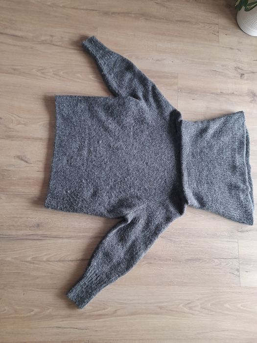 Sweter szary H&M.