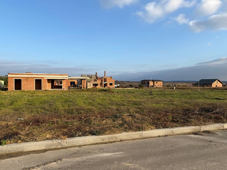 Продаж земельної ділянки "На Щасливому"