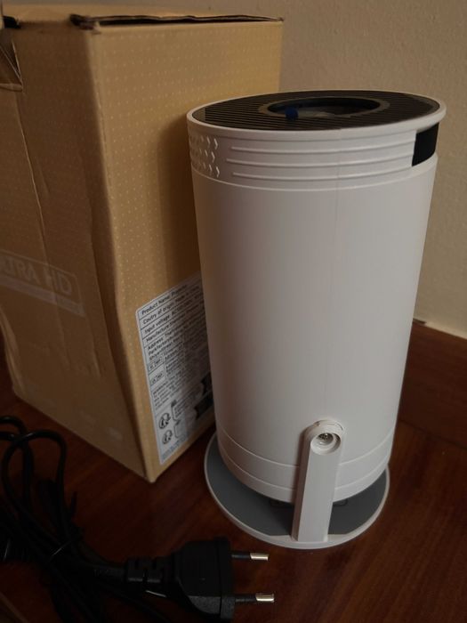 Projetor novo com comando