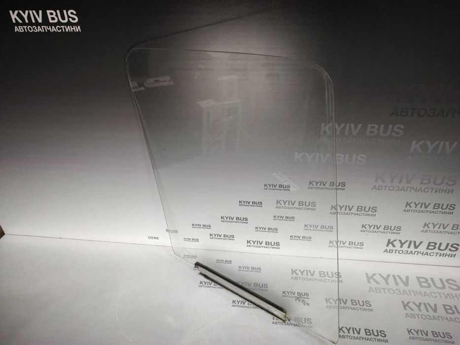 Скло  дверей Мерседес Спринтер Спрінтер Sprinter 903