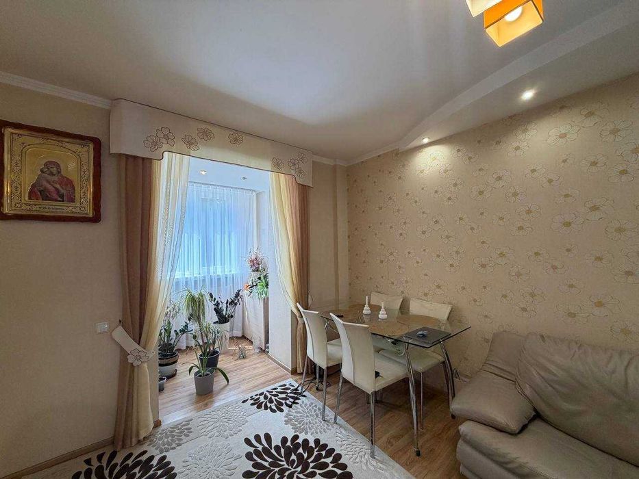 Продаж 3к квартири мікрорайон Виставка