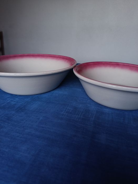 Saladeiras Antiga loiça de Sacavém